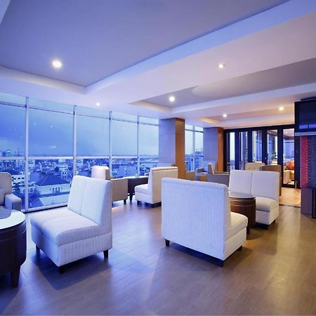 Hotel Santika Makassar Eksteriør billede