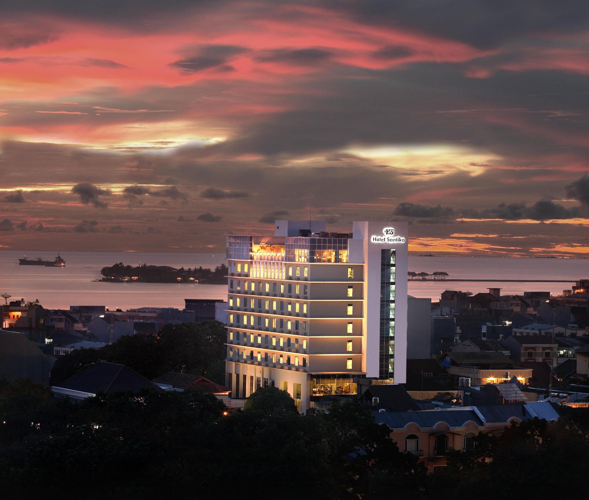 Hotel Santika Makassar Eksteriør billede