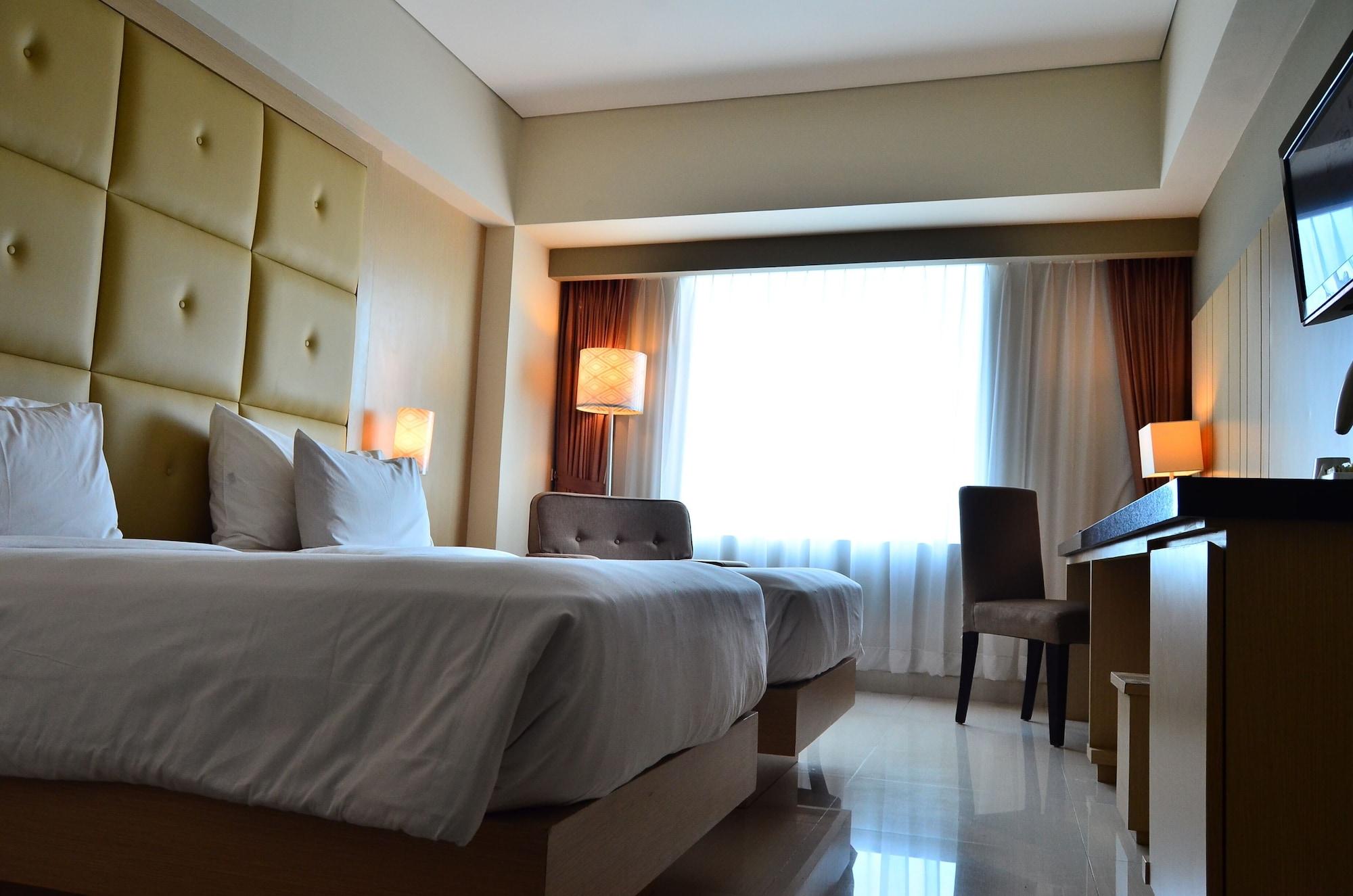 Hotel Santika Makassar Eksteriør billede