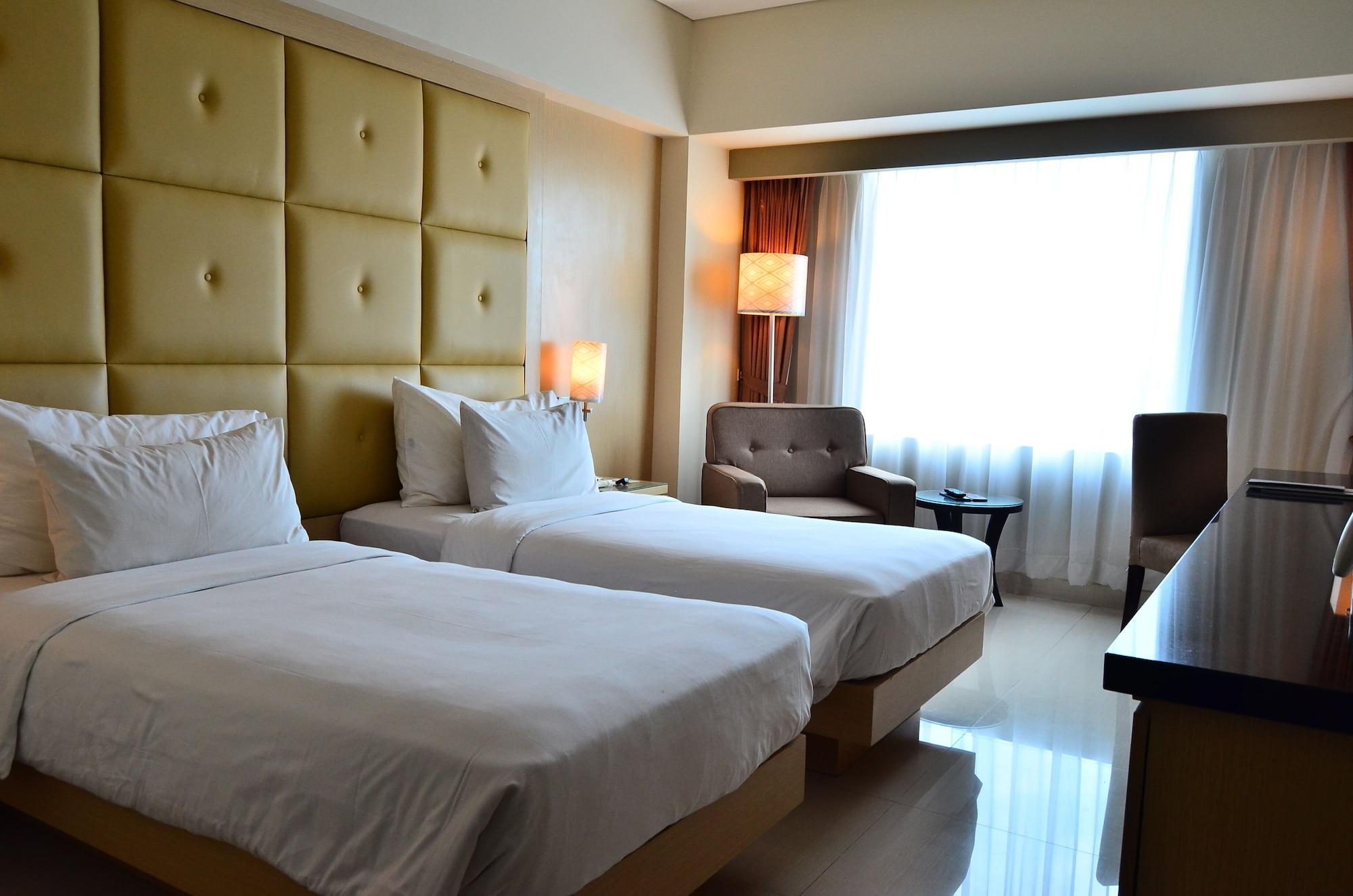 Hotel Santika Makassar Eksteriør billede