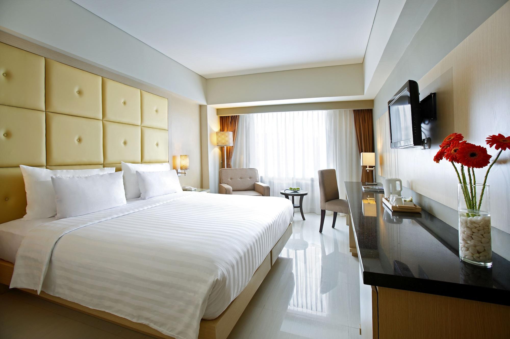 Hotel Santika Makassar Eksteriør billede