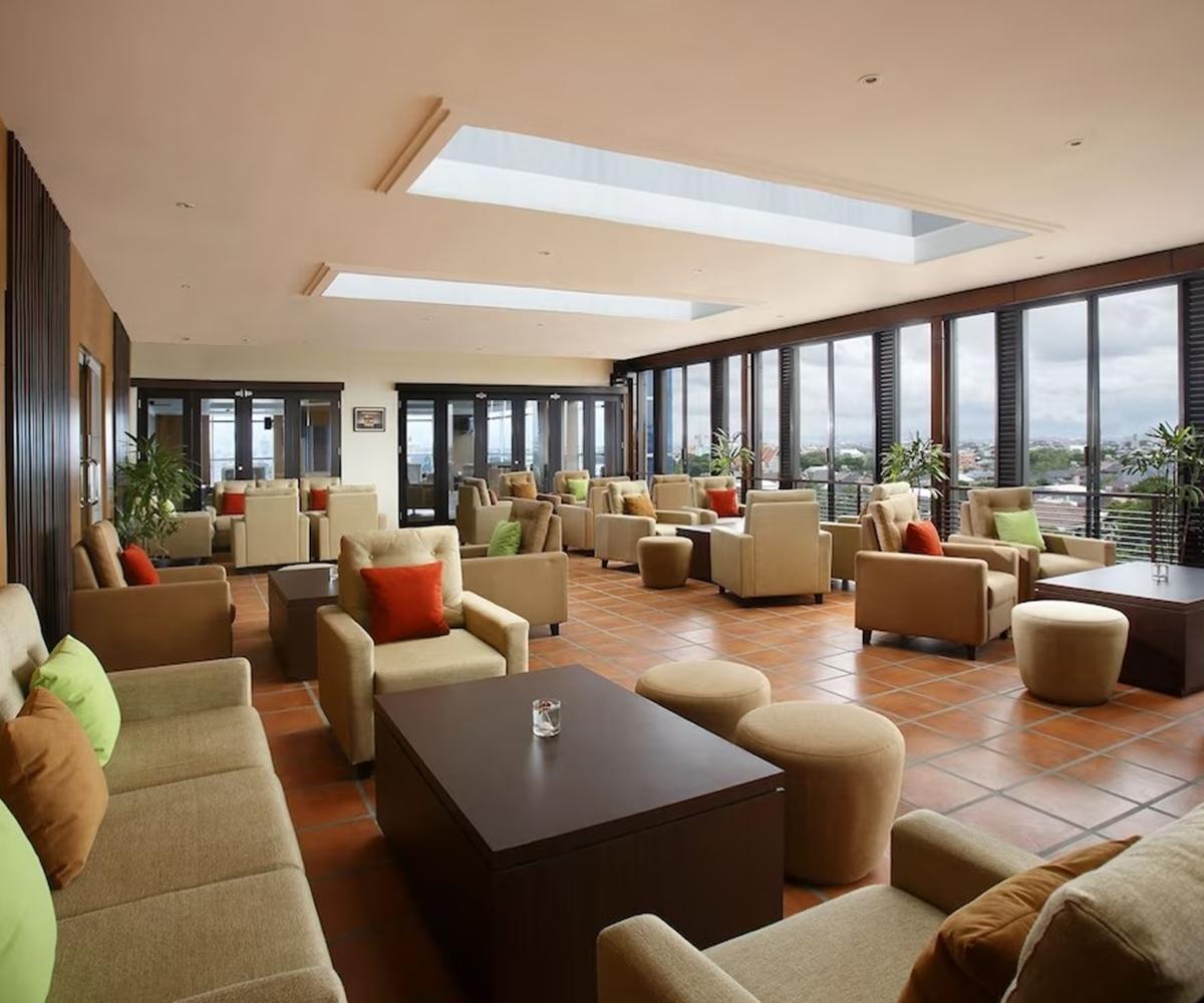Hotel Santika Makassar Eksteriør billede