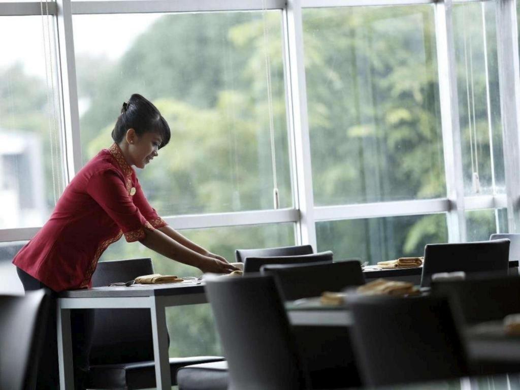 Hotel Santika Makassar Eksteriør billede