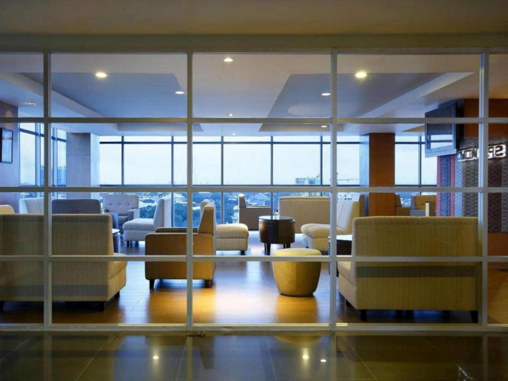 Hotel Santika Makassar Eksteriør billede
