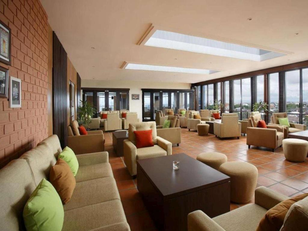Hotel Santika Makassar Eksteriør billede