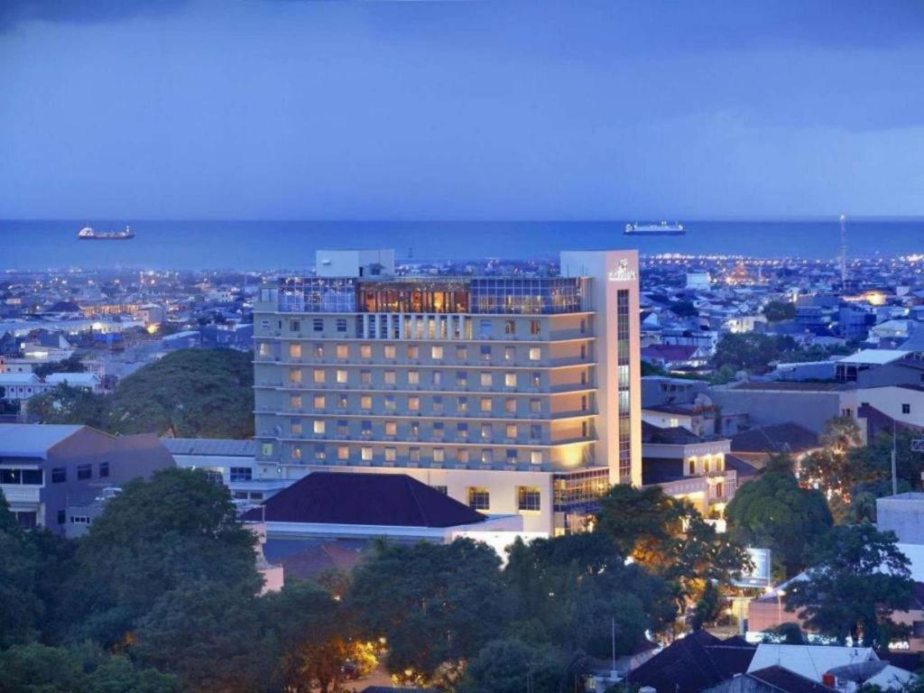 Hotel Santika Makassar Eksteriør billede