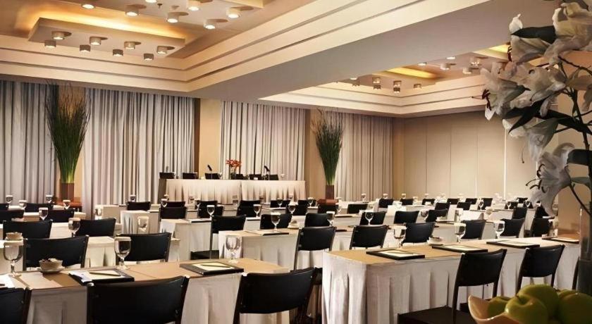 Hotel Santika Makassar Eksteriør billede