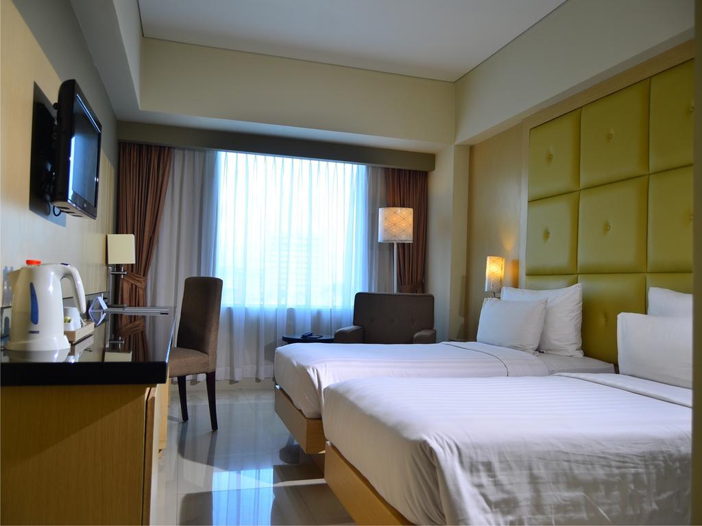 Hotel Santika Makassar Eksteriør billede